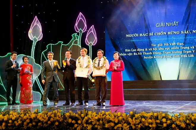Tôn vinh các cán bộ ngành y tế qua cuộc thi “Sự hy sinh thầm lặng” ảnh 1