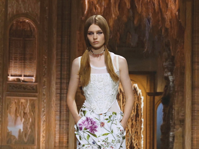 Corset - món đồ thời trang đang được giới trẻ hiện đại ưa chuộng ảnh 1