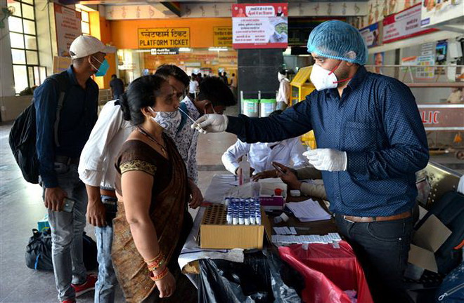 COVID-19: Ấn Độ lại ghi nhận số ca tử vong trong ngày cao nhất ảnh 1