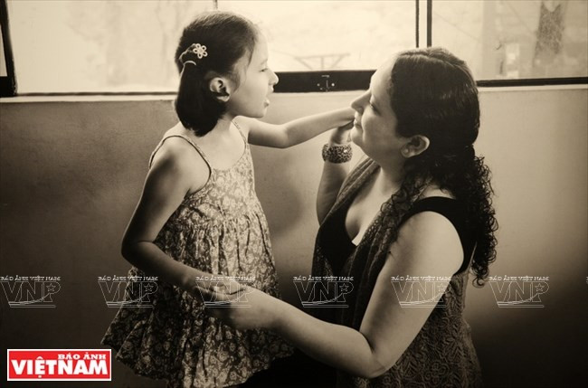 Hiểu thêm về trẻ tự kỷ qua ống kính của nhiếp ảnh gia nước ngoài ảnh 6