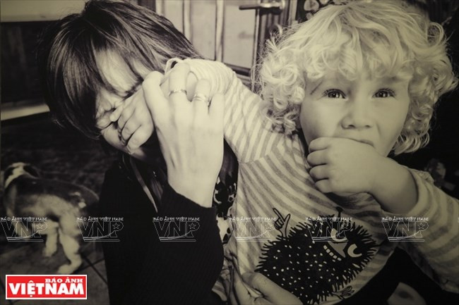 Hiểu thêm về trẻ tự kỷ qua ống kính của nhiếp ảnh gia nước ngoài ảnh 9