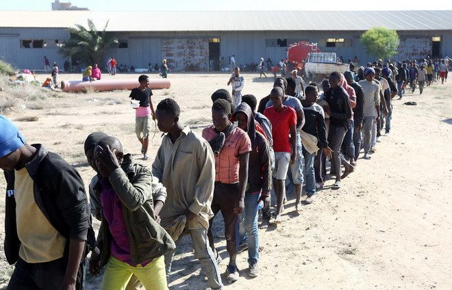 AU và EU nhất trí kế hoạch khẩn cấp về người di cư tại Libya ảnh 1