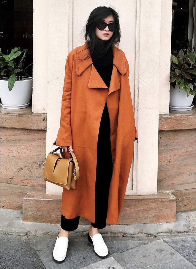 Quý cô thời trang Việt lăngxê áo khoác dáng dài ngày lạnh ảnh 3