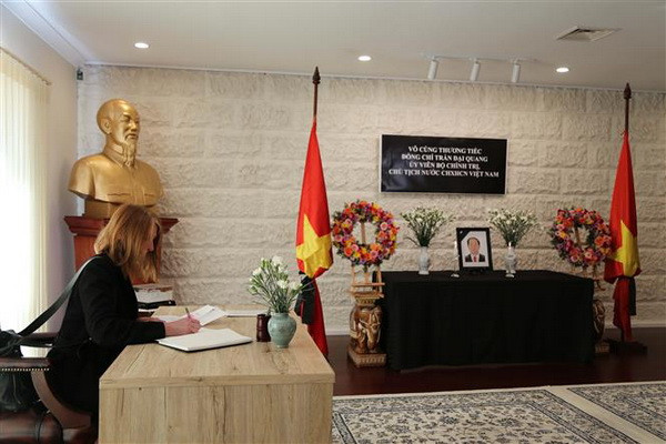 Australia treo cờ rủ tưởng niệm Chủ tịch nước Trần Đại Quang ảnh 2