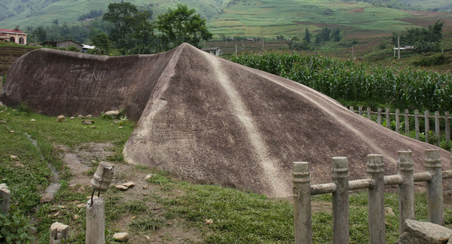 Phát hiện bãi đá cổ Mù Cang Chải có niên đại khoảng 300-400 năm ảnh 1