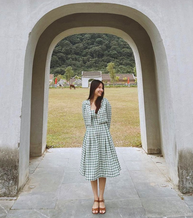 Diện đồ vừa ấm vừa xinh như street style của dàn mỹ nhân Việt ảnh 19