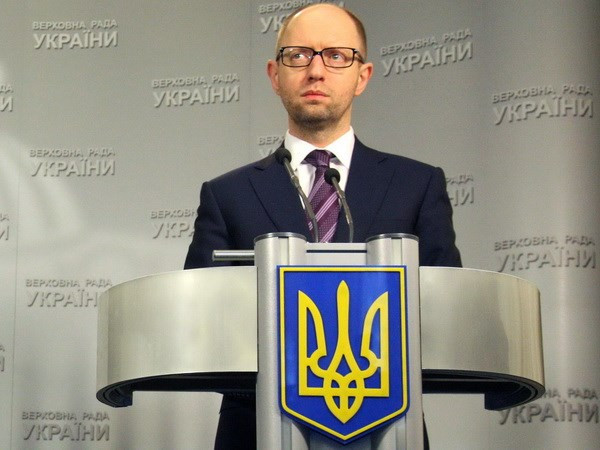 Thủ tướng tạm quyền Ukraine, Arseniy Yatsenyuk. (Ảnh: AFP/TTXVN) Ukraine đề nghị Hội đồng Bảo an Liên hợp quốc họp khẩn ảnh 1