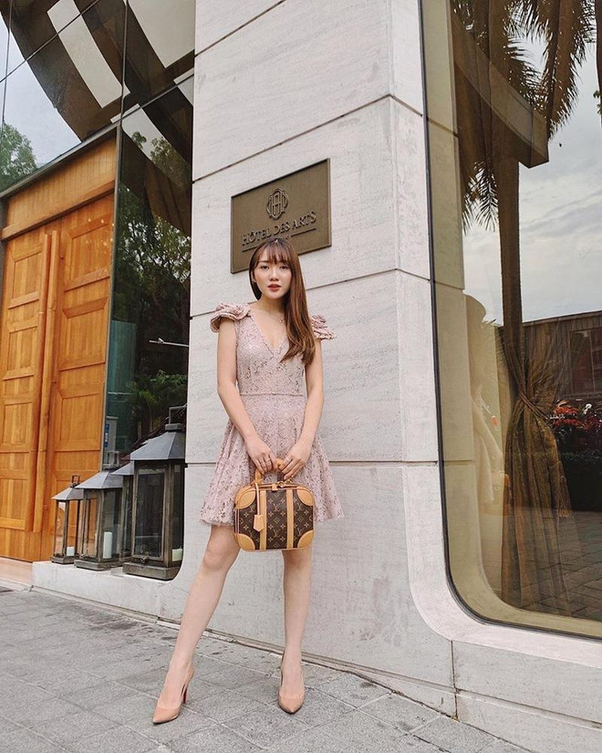 Mix đồ đen trắng vừa đẹp vừa sang như các quý cô thời trang Việt ảnh 15