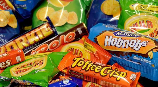 Người dân Anh có nguy cơ béo phì do... thực phẩm khuyến mại ảnh 1