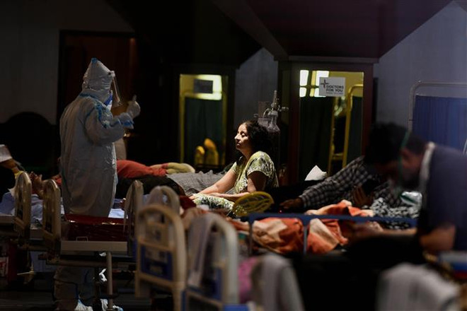 Bệnh nhân COVID-19 được điều trị tại New Delhi, Ấn Độ. (Ảnh: THX/TTXVN) Ấn Độ tuyên bố kiểm soát được tình hình dịch tại New Delhi ảnh 1
