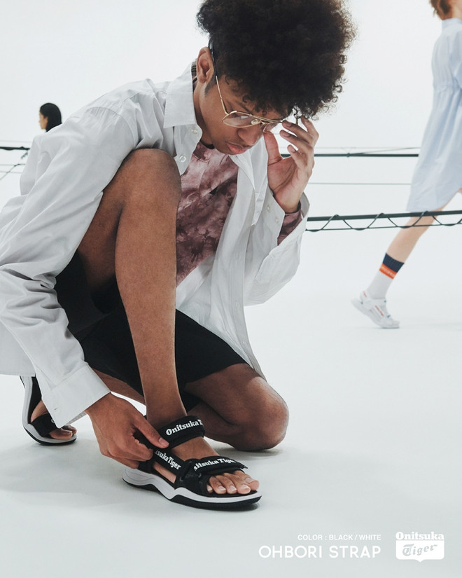 Loạt sandals ấn tượng với biến tấu đặc sắc, thắp sáng phong cách ảnh 6