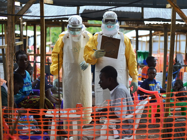 Sierra Leone "đóng cửa hoàn toàn" đất nước để kiềm chế Ebola ảnh 1