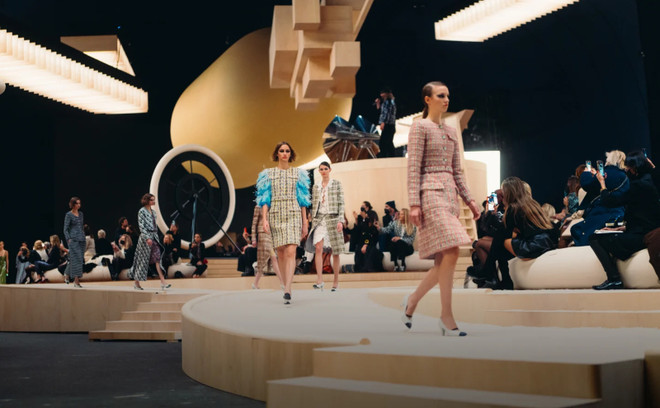 Tuần lễ thời trang 2022 tại 4 kinh đô: Thỏa mãn cơn khát truyền thông ảnh 5