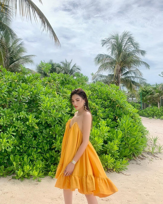 Muôn sắc váy đầm tràn ngập street style của mỹ nhân Việt ngày nắng ảnh 2