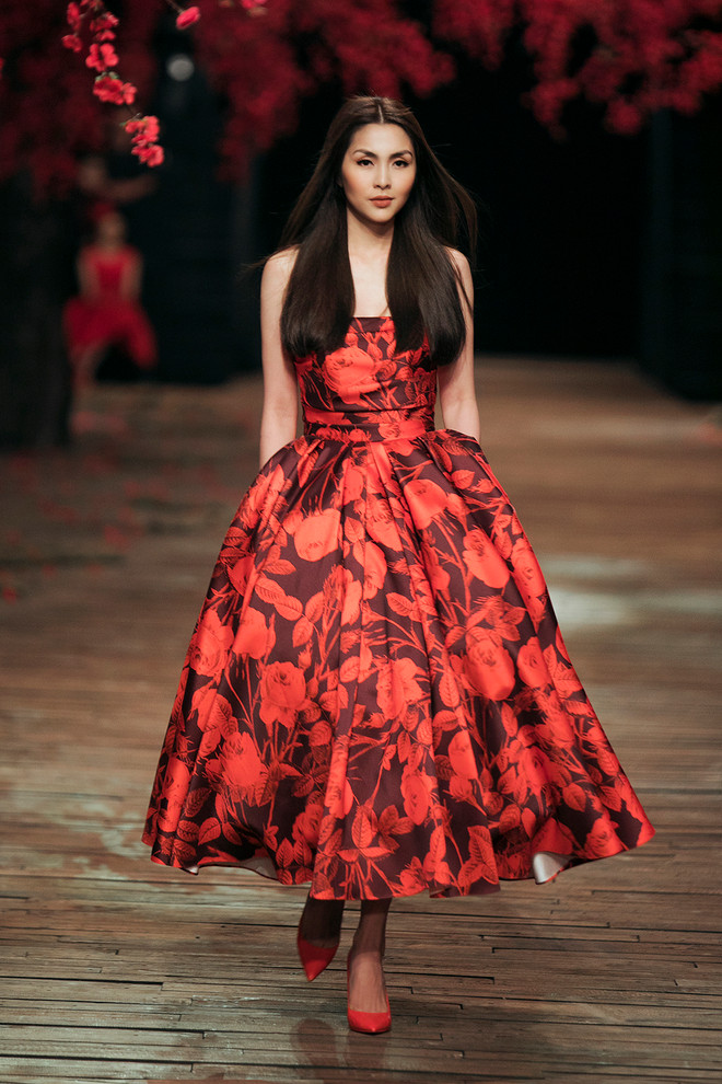 Tăng Thanh Hà tái xuất trên sàn catwalk show diễn của Đỗ Mạnh Cường ảnh 4