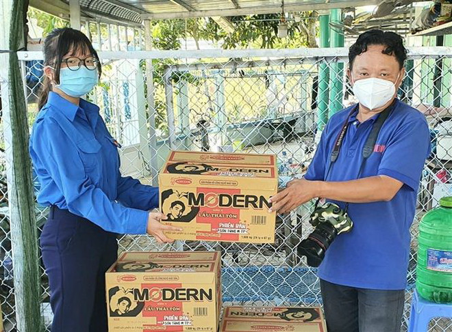 Người Cần Thơ chung tay hỗ trợ tuyến đầu chống dịch COVID-19 ảnh 4