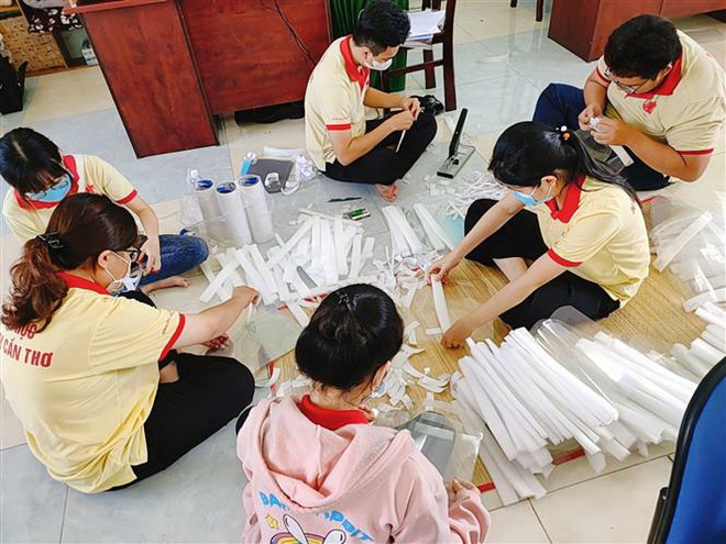 Người Cần Thơ chung tay hỗ trợ tuyến đầu chống dịch COVID-19 ảnh 2