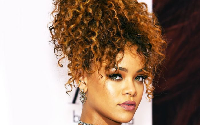 Năm bí quyết giúp bạn có lọn tóc xoăn bồng bềnh sau khi ngủ dậy ảnh 3