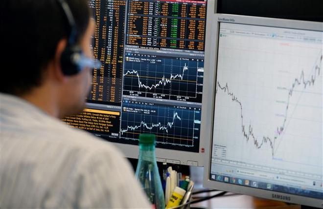 Giá trị vốn hóa thị trường cổ phiếu toàn cầu xuống dưới 100.000 tỷ USD ảnh 1