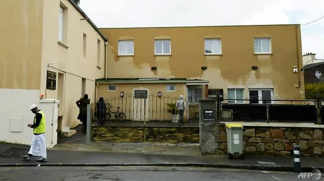 Nổ súng tại một thánh đường Hồi giáo ở Pháp, 2 người bị thương ảnh 1