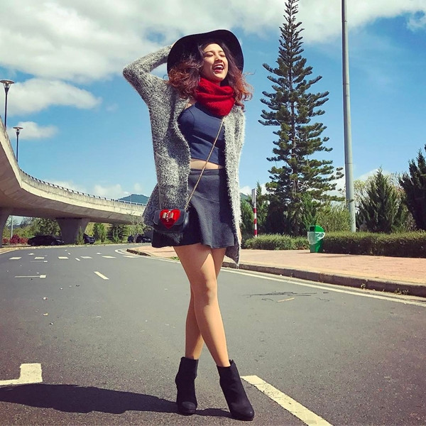 "Tan chảy" với những bộ cánh du xuân ấn tượng của mỹ nhân Việt ảnh 14