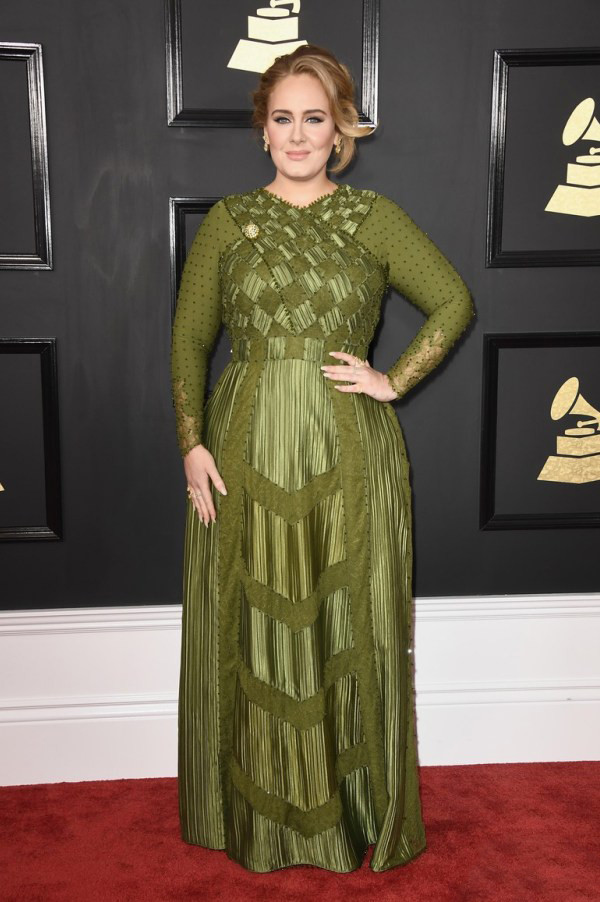 Ánh kim, đỏ và xanh tỏa sáng trên thảm đỏ Grammy 2017 ảnh 15