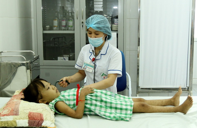 Thời tiết nắng nóng cần chú ý đảm bảo sức khỏe người già và trẻ em ảnh 1