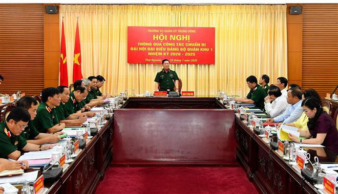 Quang cảnh Hội nghị. (Ảnh: Hoàng Nguyên/TTXVN) Thường vụ Quân ủy Trung ương làm việc tại Bộ Tư lệnh Quân khu 1 ảnh 2