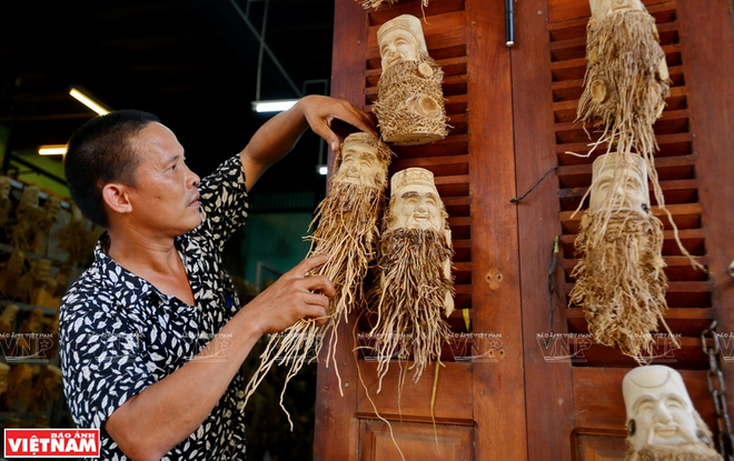 Chiêm ngưỡng những bức tượng chân dung cổ quái và kỳ lạ từ gốc tre ảnh 8