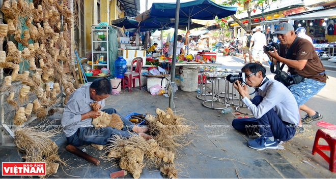 Chiêm ngưỡng những bức tượng chân dung cổ quái và kỳ lạ từ gốc tre ảnh 7