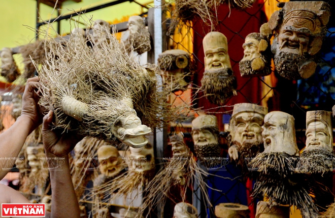 Chiêm ngưỡng những bức tượng chân dung cổ quái và kỳ lạ từ gốc tre ảnh 10