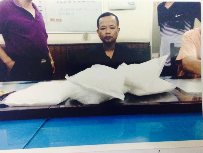 Mang 1 tỷ đồng mua 5kg ma túy về Việt Nam tiêu thụ ảnh 1