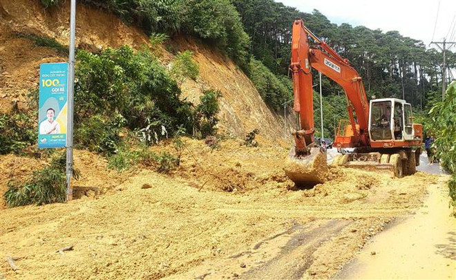 Thừa Thiên-Huế: Mưa lớn lên tới 600mm, gây sạt lở nhiều nơi ảnh 1