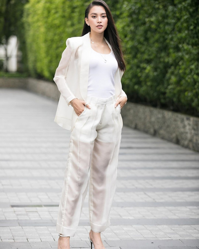 Street style giao mùa ngập sắc xanh của dàn mỹ nhân Việt ảnh 15