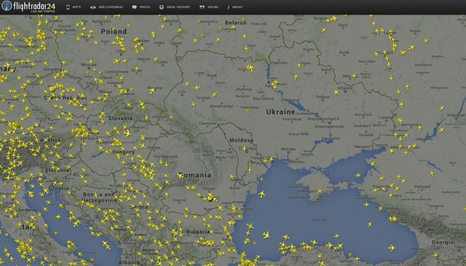 Đóng cửa không phận miền Đông Ukraine sau vụ rơi máy bay ảnh 1