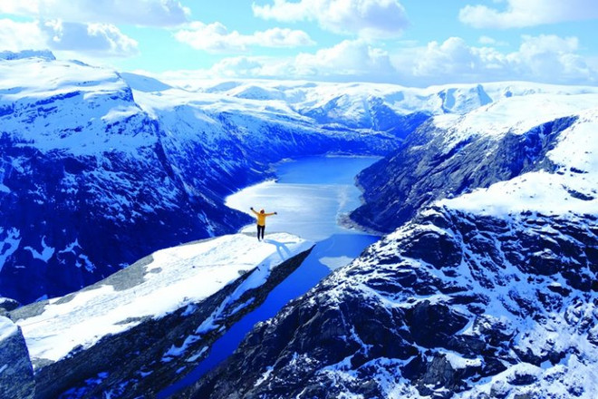 Khám phá vẻ đẹp hùng vĩ của 'Lưỡi Quỷ' Trolltunga vào mùa Đông ảnh 4
