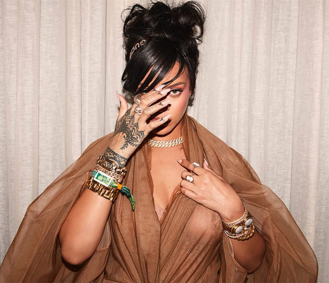 Rihanna tỏa sáng tại Coachella với phong cách không thể đụng hàng ảnh 7