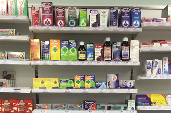 Anh kêu gọi các doanh nghiệp tích trữ dược phẩm trước Brexit ảnh 1