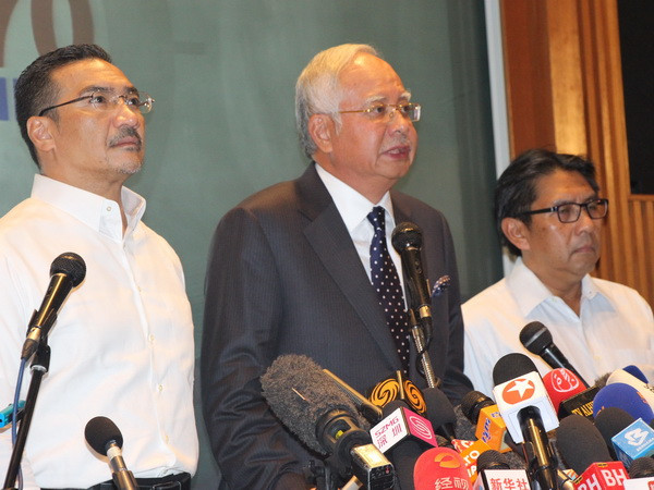 Thủ tướng Malaysia tái khẳng định cam kết tìm máy bay mất tích ảnh 1