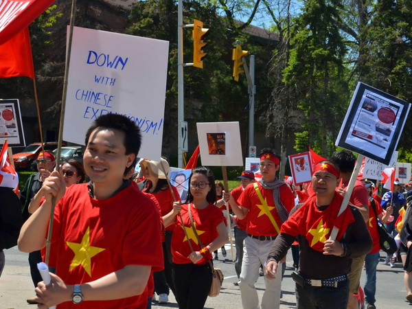 Người Việt tại Canada tiếp tục tuần hành phản đối Trung Quốc ảnh 1