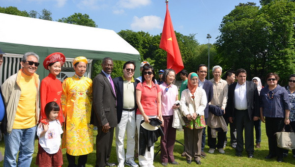 Ngày gia đình ASEAN tại Pháp thu hút với nhiều hoạt động ảnh 1