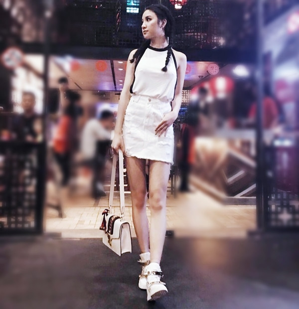 Dàn mỹ nhân Việt ghi điểm với street style ngoạn mục ảnh 12