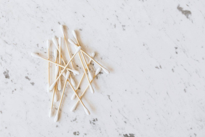 Tăm bông - dụng cụ làm đẹp đa năng nhất mà các chị em nên biết ảnh 1