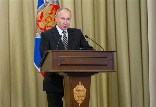 Tổng thống Nga Vladimir Putin phát biểu tại Moskva. (Ảnh: AFP/TTXVN) Ông Putin bỏ phiếu trực tuyến trong cuộc bầu cử Duma Quốc gia Nga ảnh 1