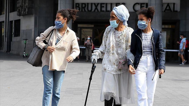 Anh điều chỉnh quy định với du lịch, Italy kiểm soát làn sóng thứ 4 ảnh 2