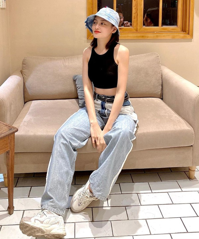 Ngắm street style của dàn mỹ nhân Việt những ngày se lạnh ảnh 13