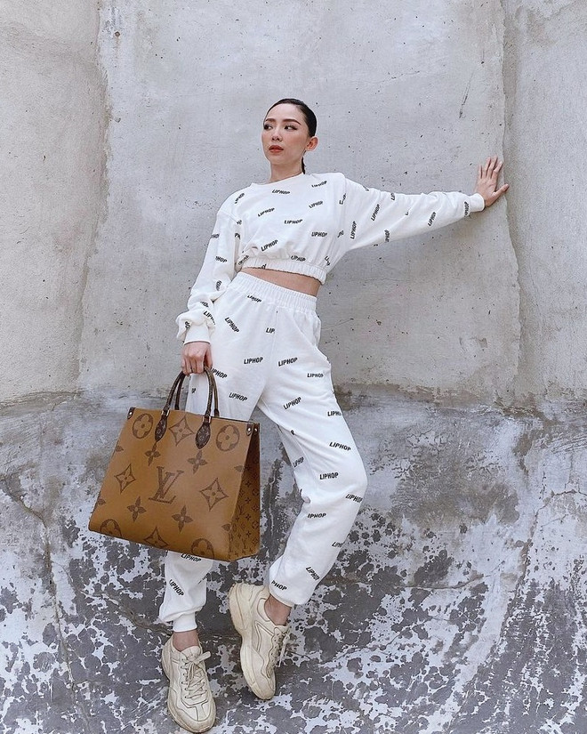 Ngắm street style của dàn mỹ nhân Việt những ngày se lạnh ảnh 4