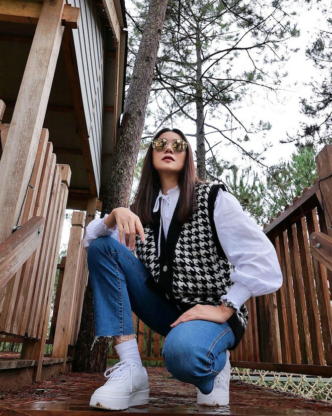 Ngắm street style của dàn mỹ nhân Việt những ngày se lạnh ảnh 1