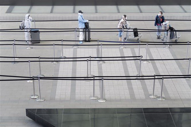 Diễn biến dịch nghiêm trọng gia tăng áp lực với Chính phủ Anh ảnh 1