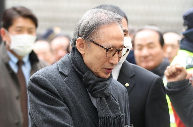 Ông Lee Myung-bak. (Nguồn: Yonhap) Hàn Quốc: Cựu Tổng thống Lee Myung-bak bị phạt 17 năm tù giam ảnh 1
